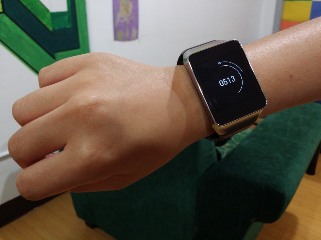 smartwatch-on hand-model
