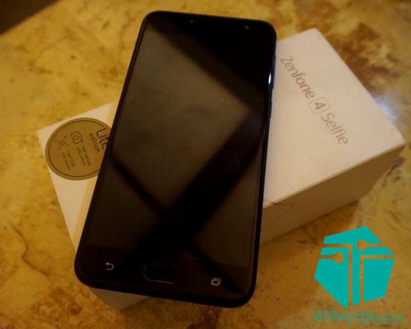 An image of the ZenFone 4 Selfie Lite and its box.