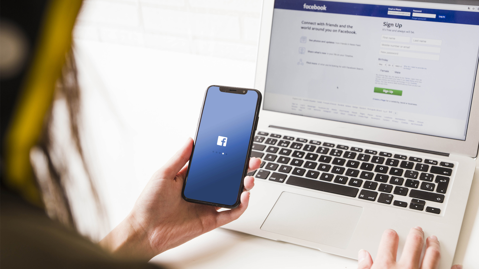 How to Hide Friends in Facebook via Your Computer and Mobile Device